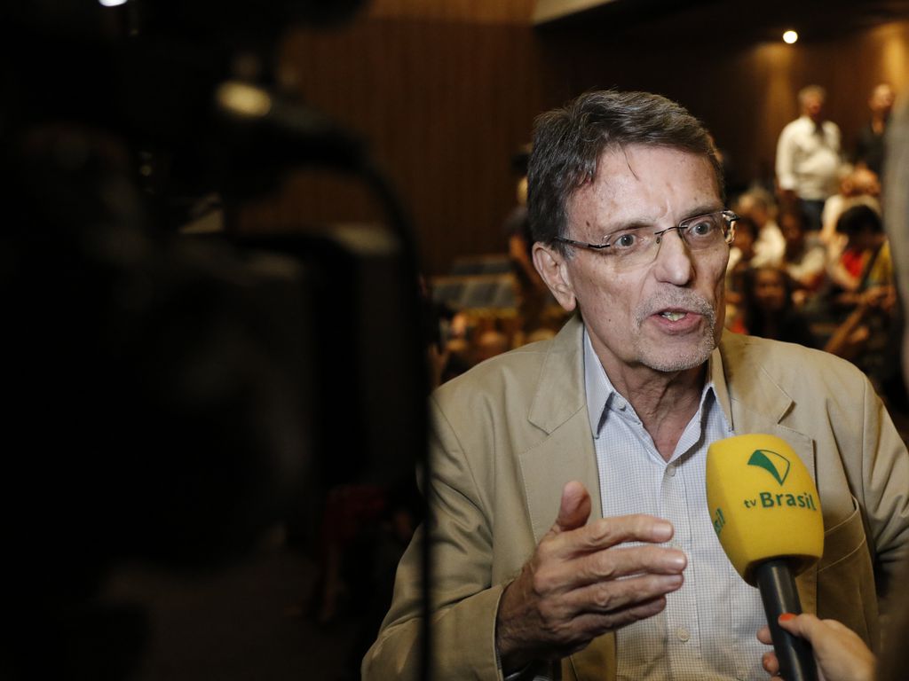 Hélio Doyle recebe quarentena remunerada após demissão da EBC