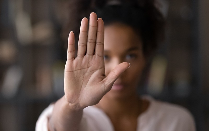 Como identificar e denunciar as diferentes formas de violência contra a mulher