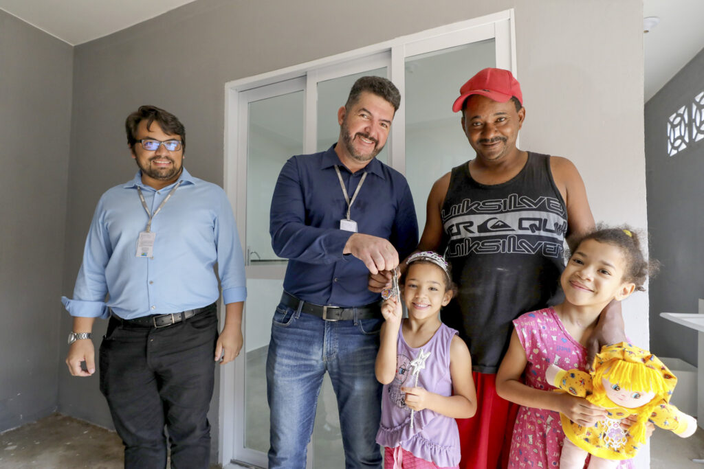 Codhab: família da Estrutural recebe reforma do programa Melhorias Habitacionais