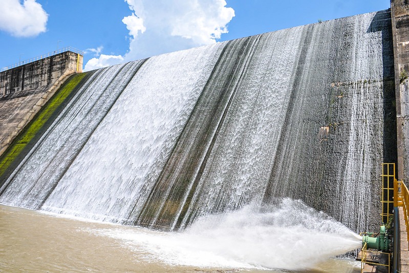 Barragem do Rio Descoberto verteu após chuvas intensas no Distrito Federal