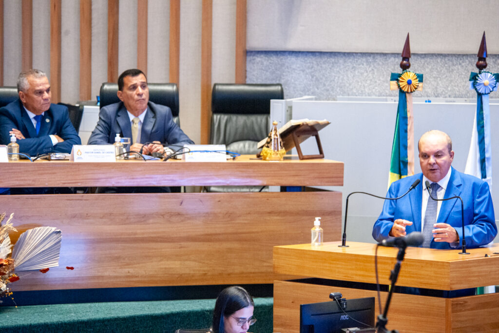 Ibaneis apresenta desafios e metas na abertura da Câmara Legislativa de 2024