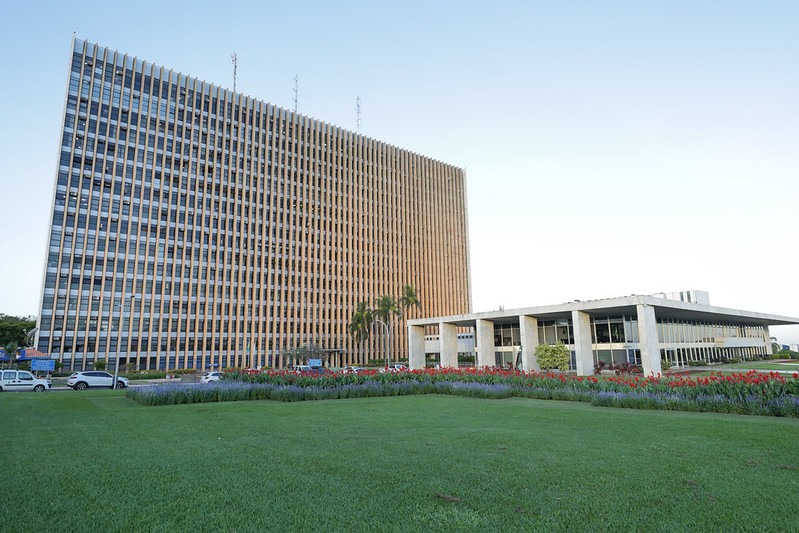 Governador Ibaneis decreta ponto facultativo em 2 de maio no DF