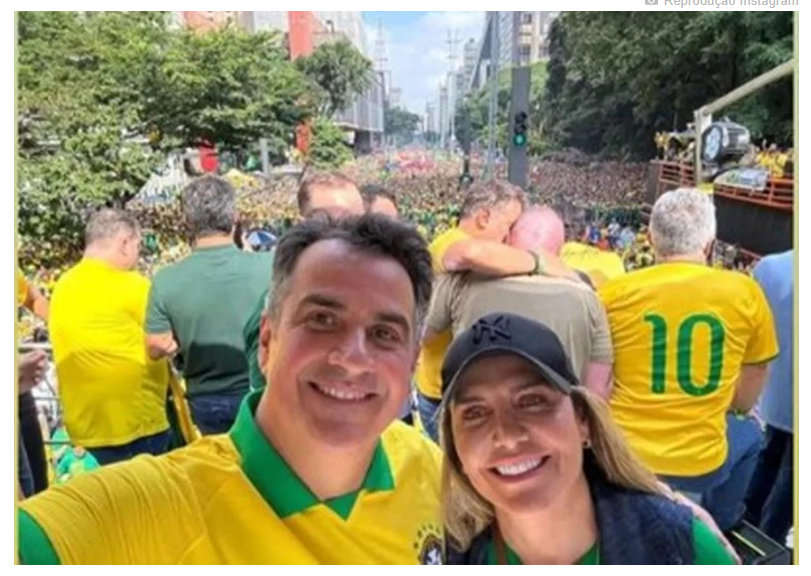 Celina participa de manifestação na Paulista ao lado de líderes políticos