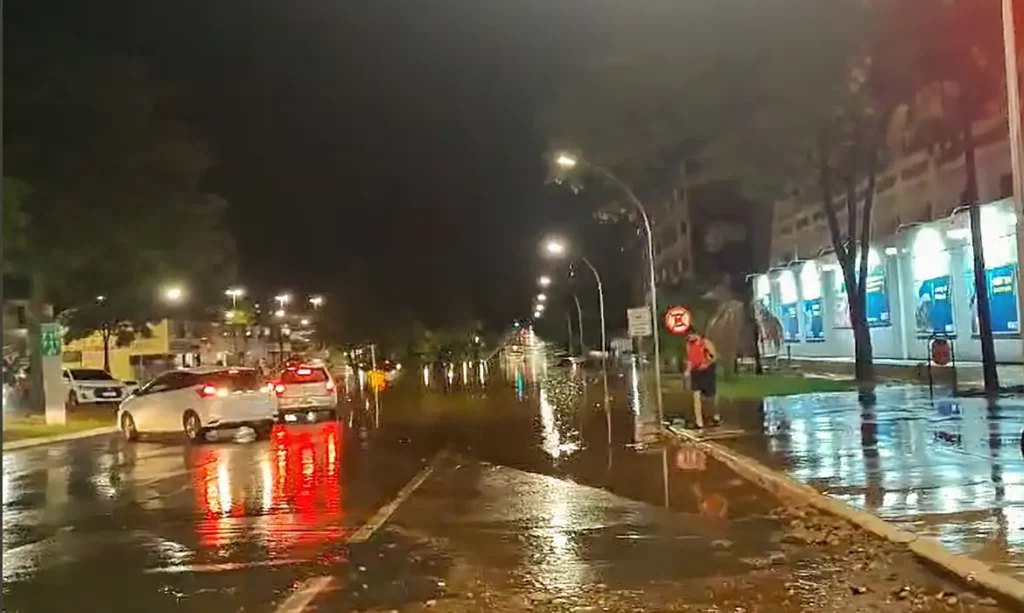 Chuvas causam estragos no Distrito Federal e devem continuar durante o carnaval