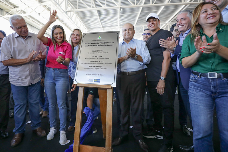 Ibaneis entrega 1ª etapa da reconstrução da Rodoviária do Gama Centro