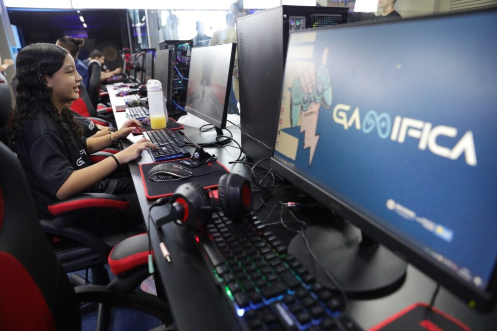 Projeto Gamifica certifica 80 alunos durante o GDF na Sua Porta