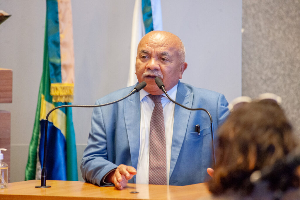 Deputado Chico Vigilante chama “Elen Muski” de vagabundo