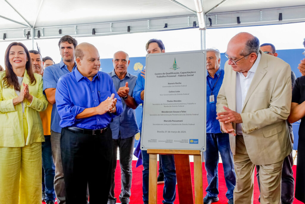 Ibaneis inaugura Fábrica Social em antigo pavilhão da Papuda