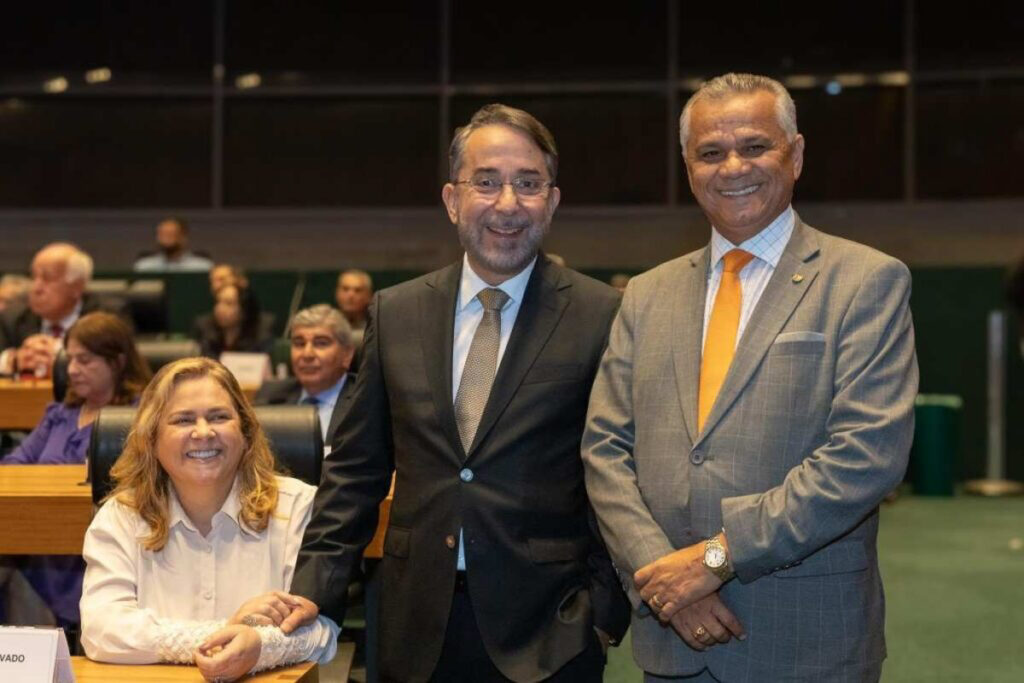 Presidente do CB recebe Título de Cidadão Honorário de Brasília