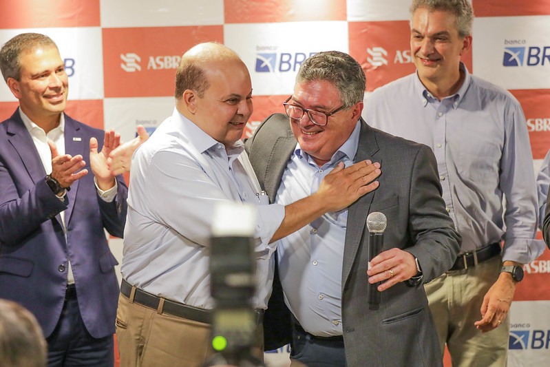 Ibaneis destaca força da construção civil durante posse na Asbraco