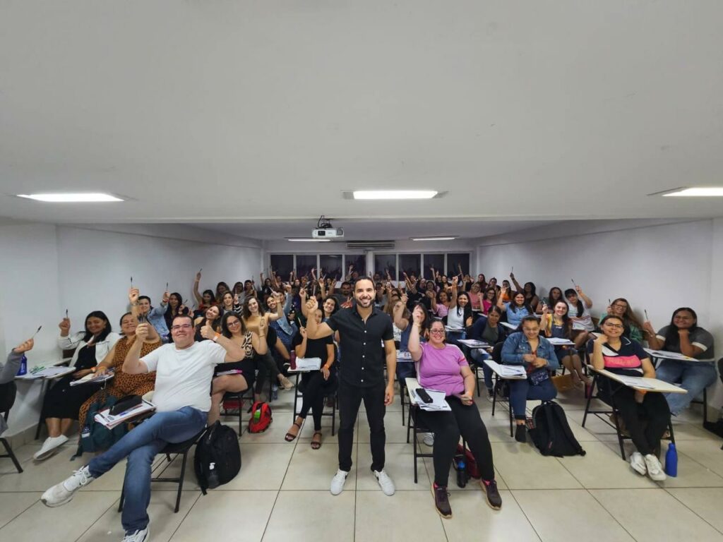 Os Pedagógicos promovem aulas gratuitas para celebrar marco inédito