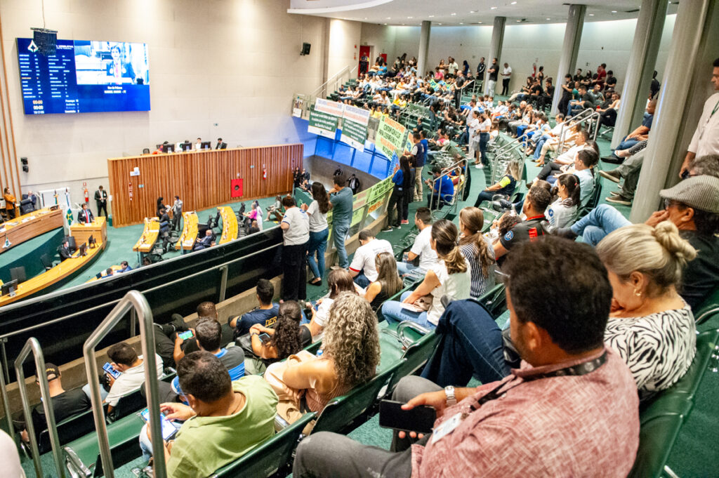 Reestruturação de cargos do Ibram e DER recebe aval da CLDF