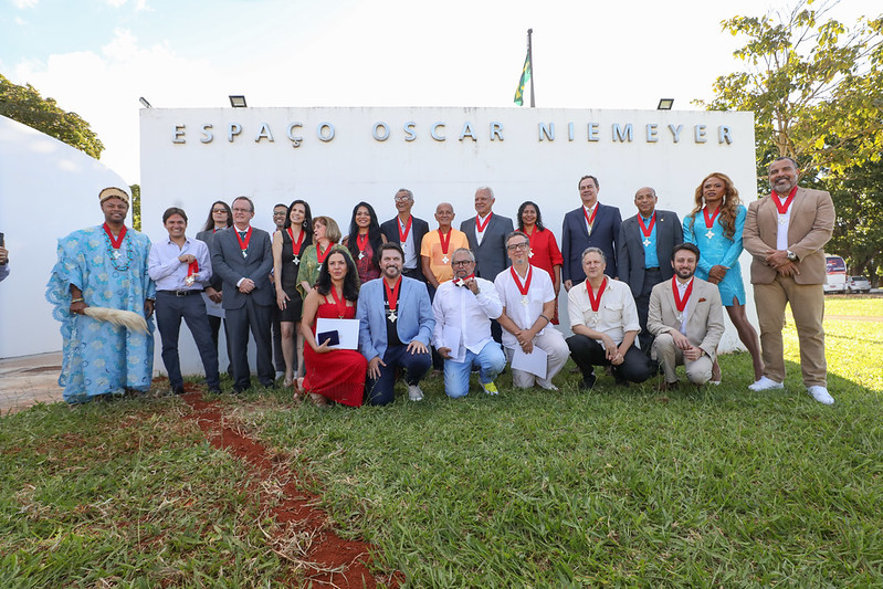 Incentivadores da cultura no DF recebem a Medalha Seu Teodoro