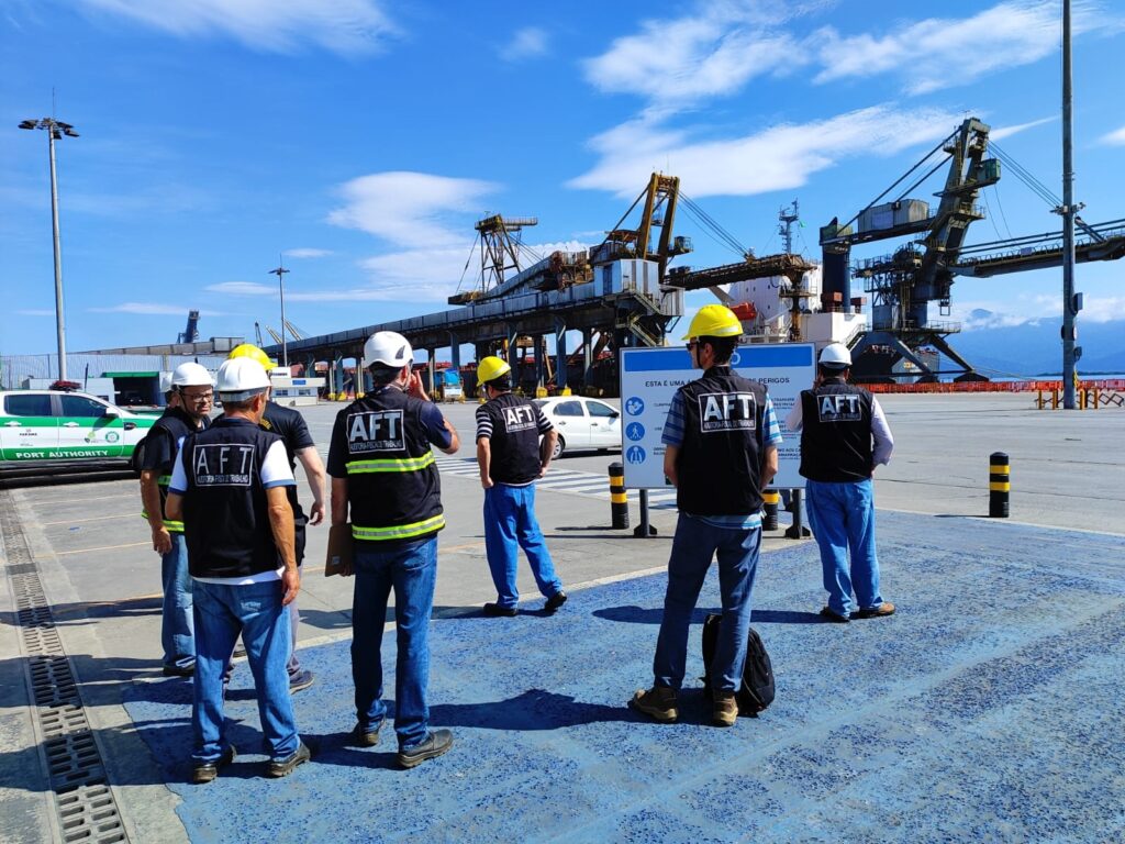 Auditores realizam operação em busca de irregularidades na segurança do trabalho no Porto de Paranaguá