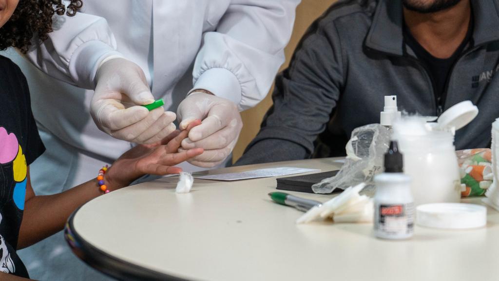 Parceria leva exames de DNA a escolas públicas do Distrito Federal