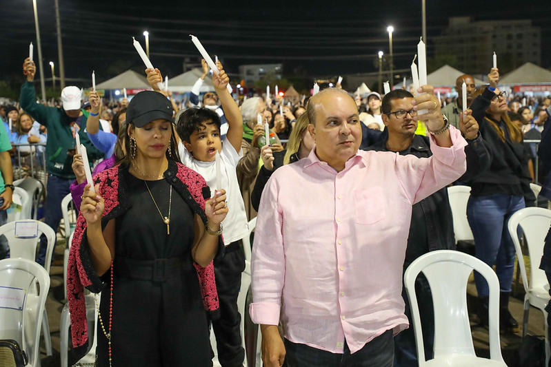 Festa de Pentecostes emociona multidão de fiéis no Taguaparque