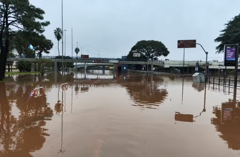 Mortes por chuvas no RS chegam a 75 e ultrapassam tragédia de 2023