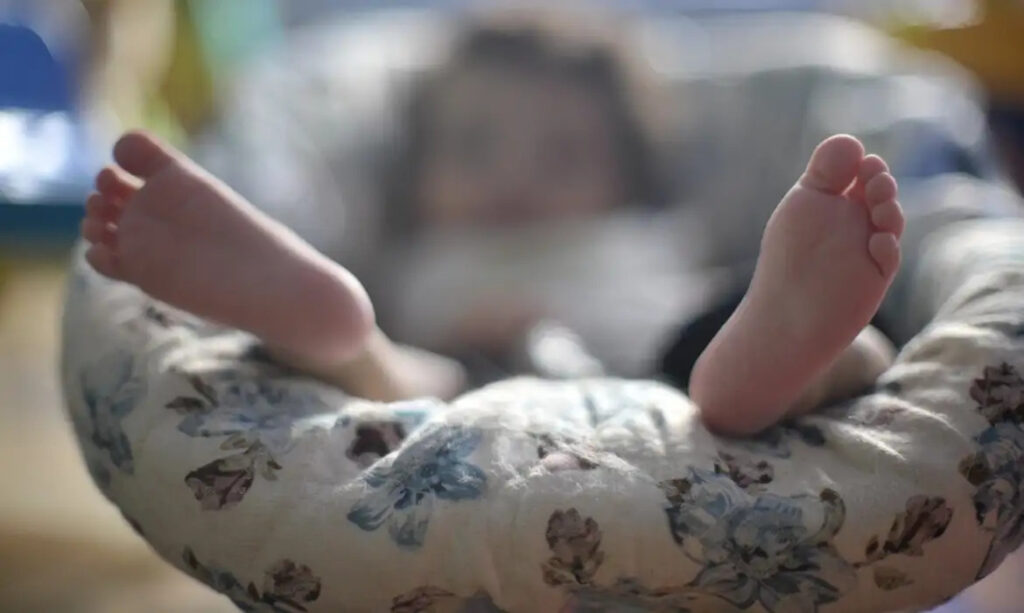Conheça a história de adoção de três irmãos autistas por uma mãe brasiliense