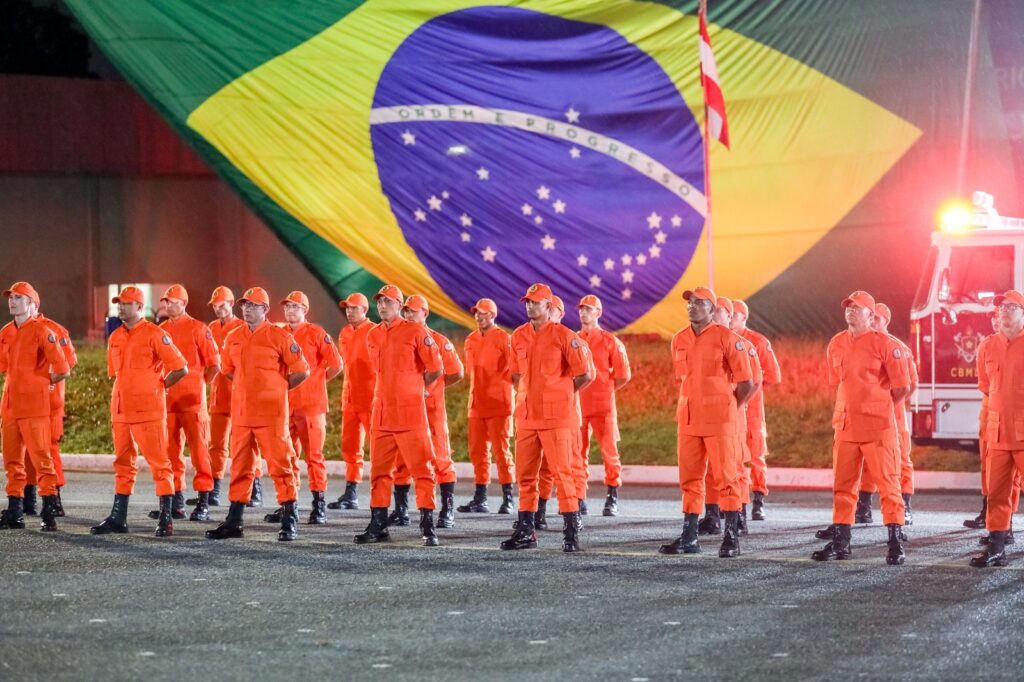 Mais 111 bombeiros militares do Distrito Federal são promovidos
