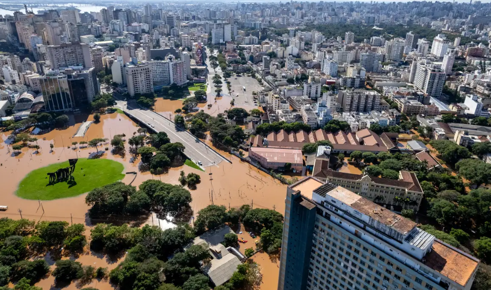 Mortes por chuvas e enchentes no Rio Grande do Sul chegam a 105