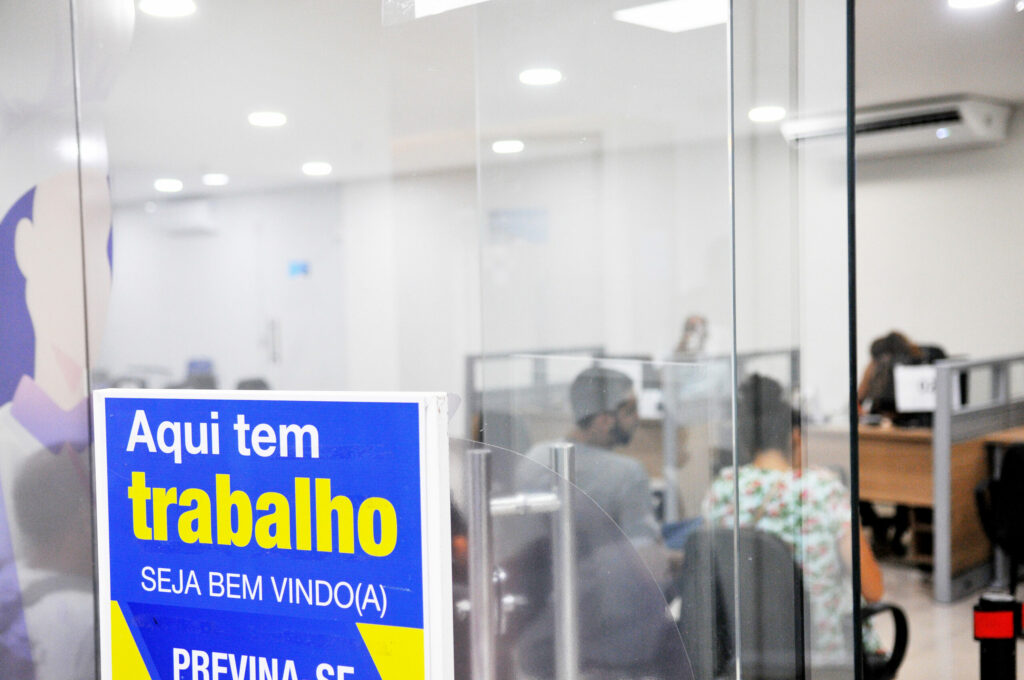 Agências do trabalhador oferecem 357 vagas de emprego