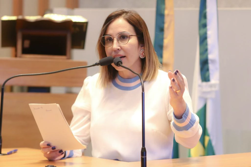 Dayse destina R$ 200 mil para fomentar projetos de prevenção à violência contra mulheres