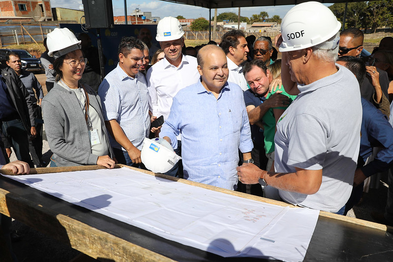 Ibaneis anuncia escola para 1,4 mil alunos no Sol Nascente/Pôr do Sol
