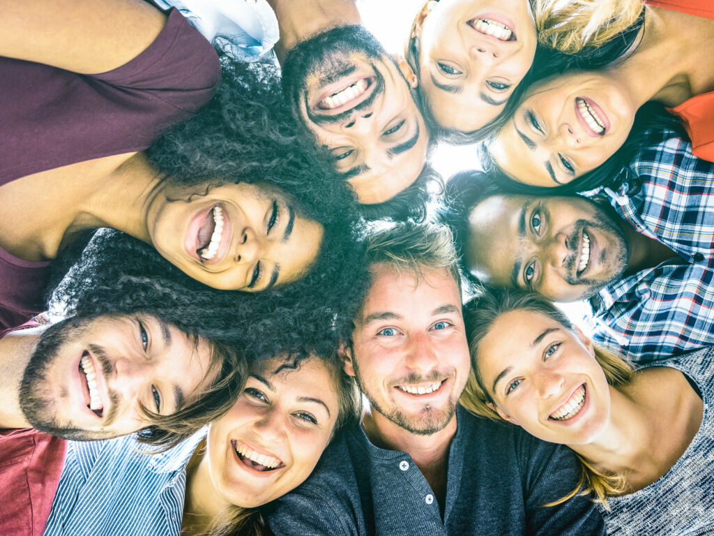 Ibaneis sanciona lei que cria conselhos de juventude do DF