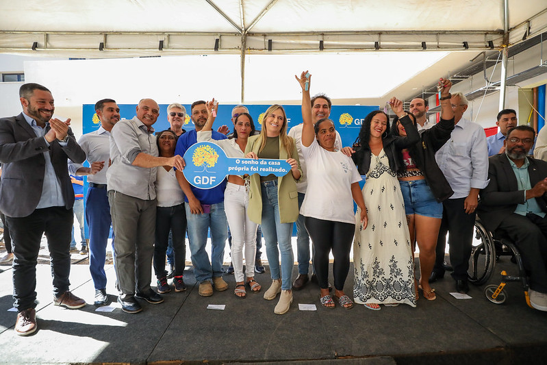 Mais 70 famílias deixam as ruas e ganham apartamentos no Sol Nascente