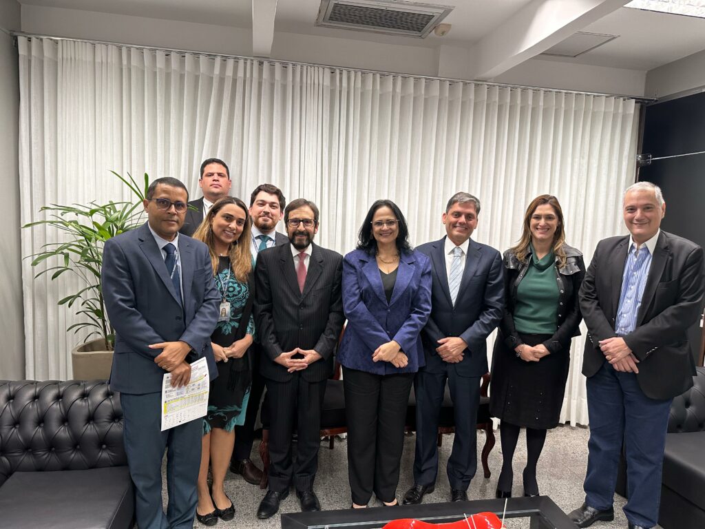 Senadora Damares Alves manifesta apoio a Everardo Gueiros