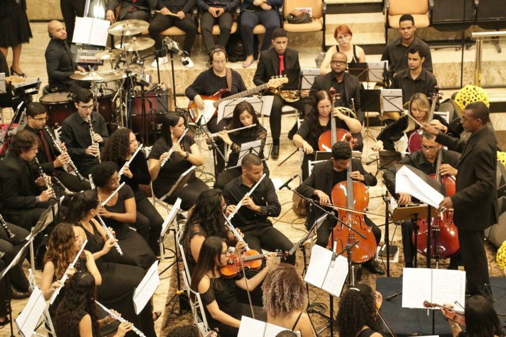 Orquestra se apresenta na Estação Central do Metrô-DF na sexta