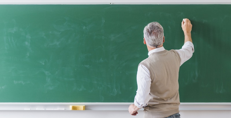 Agências do trabalhador oferecem 50 vagas para professor nesta quarta