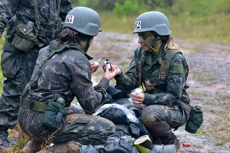 Governo institui alistamento militar voluntário para mulheres