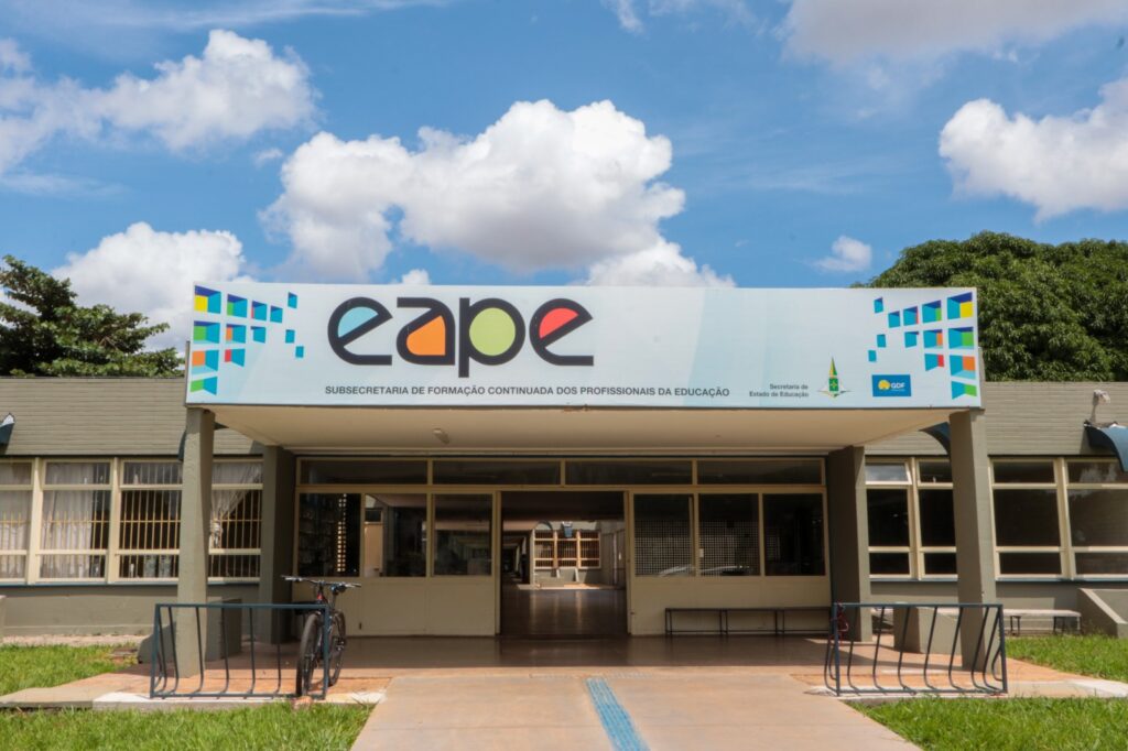 Inscrições para cursos da Eape para profissional da educação até dia 14