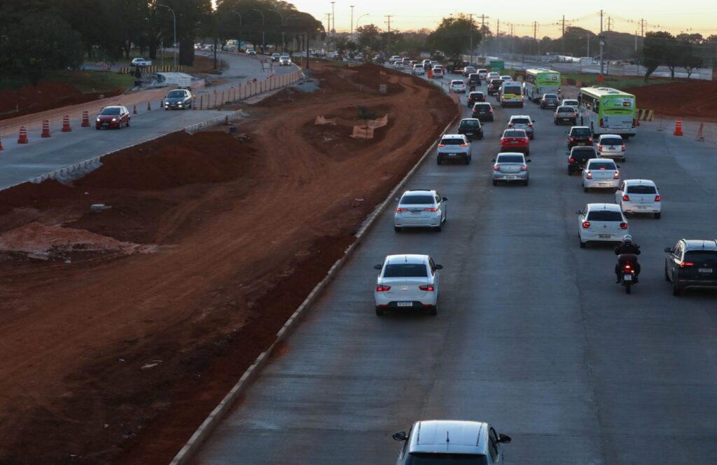 Faixa reversa na Epig, sentido Eixo Monumental, entra em funcionamento