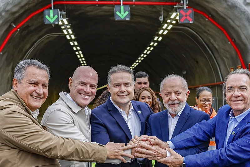 Governador de SC critica participação de Lula em entrega de obra estadual
