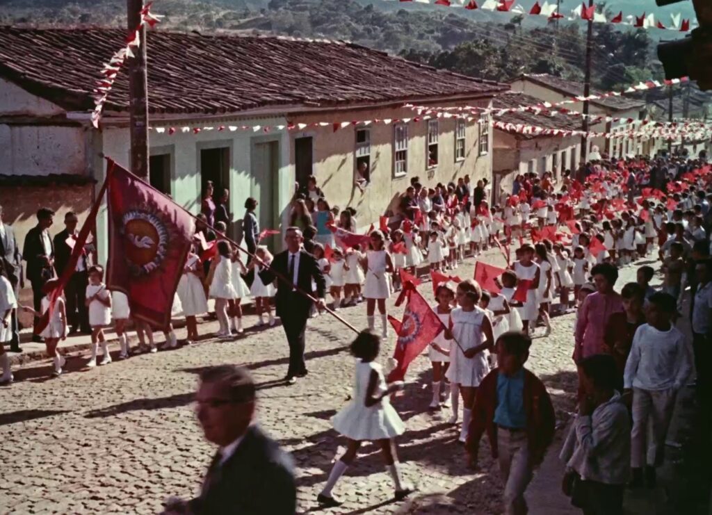 Filme Pirenópolis, o Divino e as Máscaras tem relançamento neste sábado