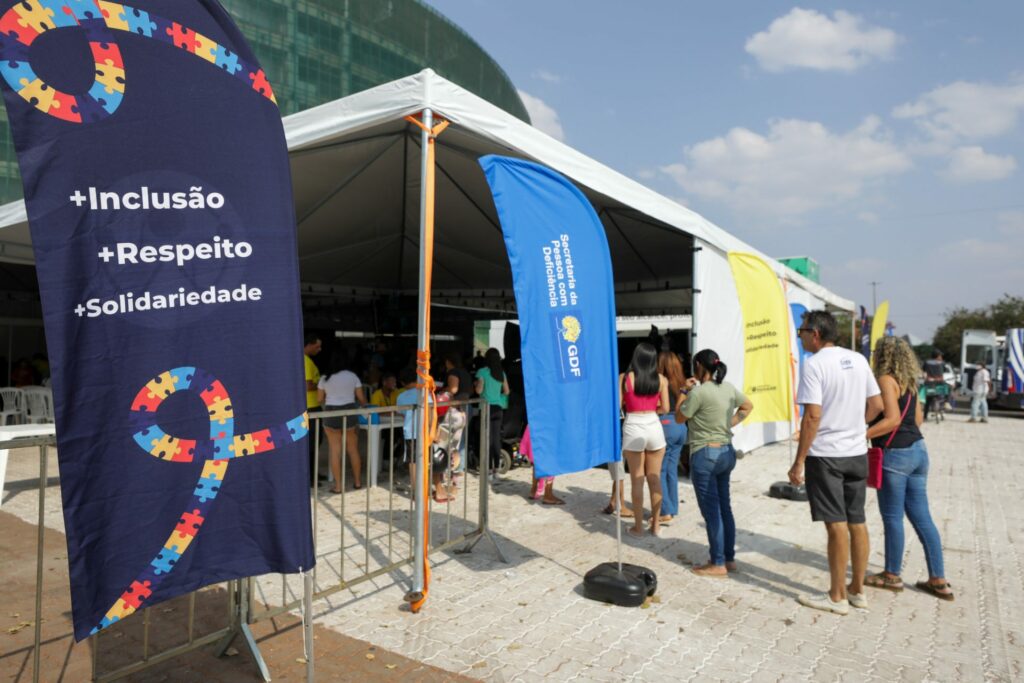 Carreta da Inclusão retorna ao DF com serviços de cidadania