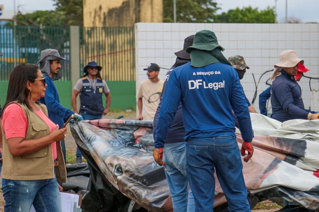 Ação coordenada do GDF atende 20 pessoas em situação de rua