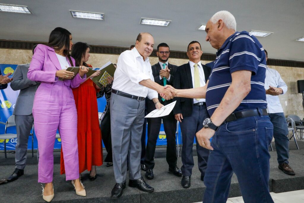 GDF avança em regularização de imóveis para igrejas e entidades sociais com entrega de escrituras