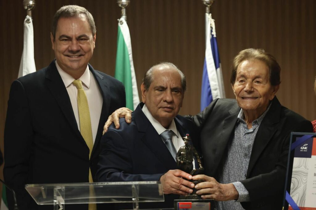 CNC concede Troféu O Mascate a Mitri Moufarrege e José Aparecido