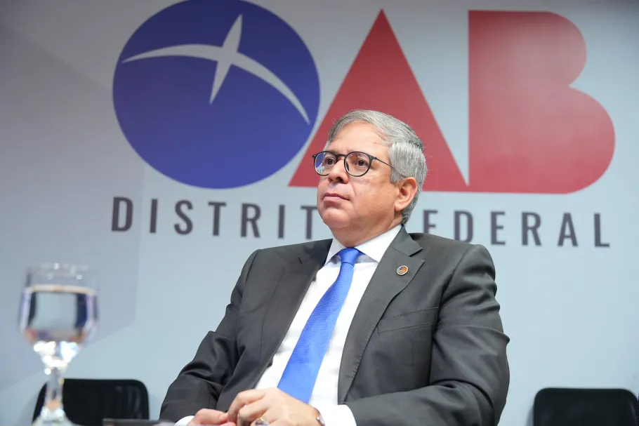 Análise: Poli consolida favoritismo à Presidência da OAB-DF e vence 1º debate
