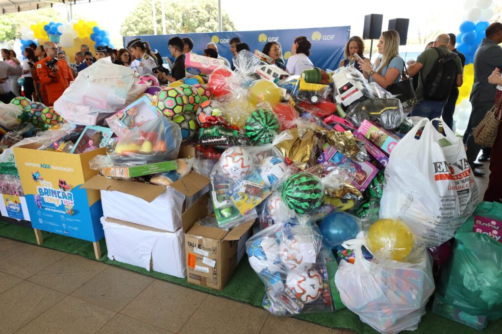 Caravana Solidária leva alegria para crianças da Cidade Estrutural com doação de brinquedos