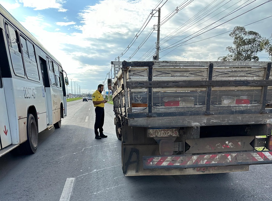 Detran-DF fiscaliza veículos de grande porte em São Sebastião e Jardim Botânico