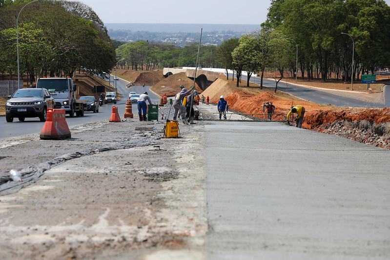 Corredor da Rodoviária da Asa Sul recebe pavimento rígido em concreto
