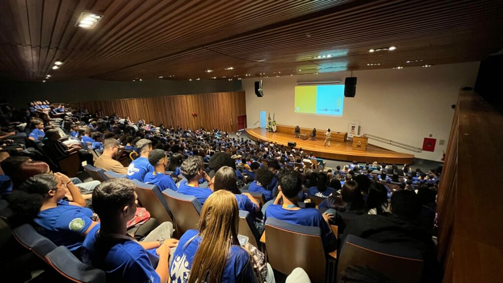SEFJ e CGDF realizam aula inaugural do projeto Pega a Visão na Câmara Legislativa