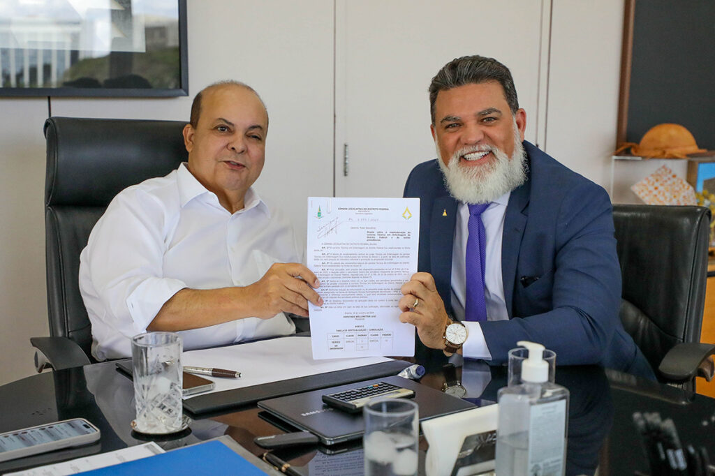 Ibaneis autoriza reajuste salarial para técnicos em enfermagem com aumento de até 15%