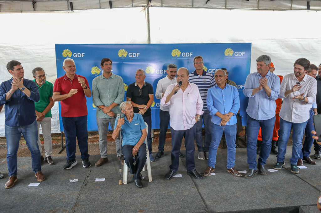 Ibaneis entrega novos canais de irrigação e beneficia produtores rurais