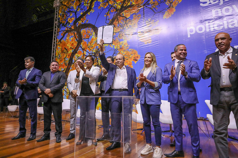Ibaneis comanda nomeação de mais de mil policiais civis e penais