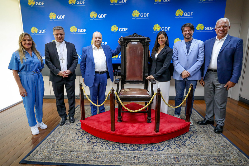 GDF doa cadeira utilizada por João Paulo II durante missa em Brasília